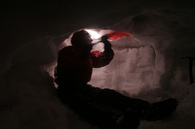Winter skills - Digging a Snow-hole